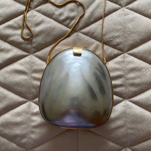 Elaine Handbags - 1980  Vintage Hard shell clutch Made in Italy